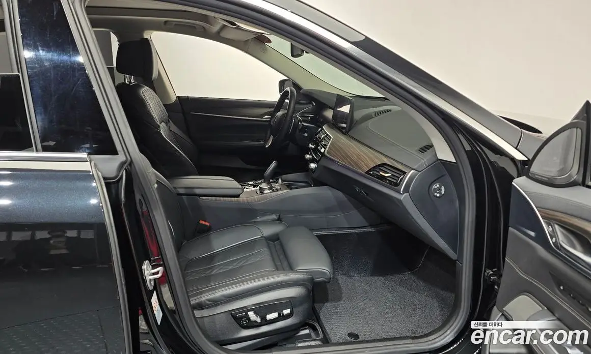 BMW 6 серия 2024 3.0 автомат (гидро), фото 11