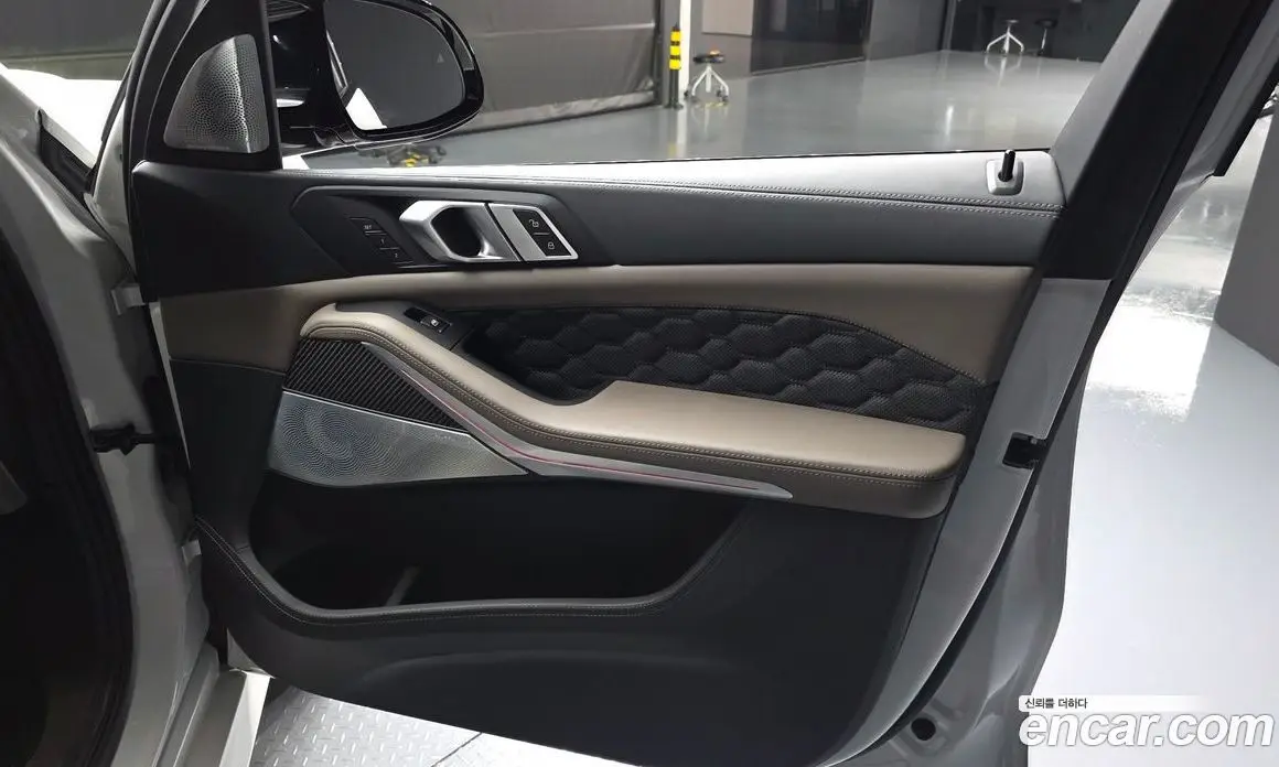 BMW X5M 2022 4.4 автомат (гидро), фото 14