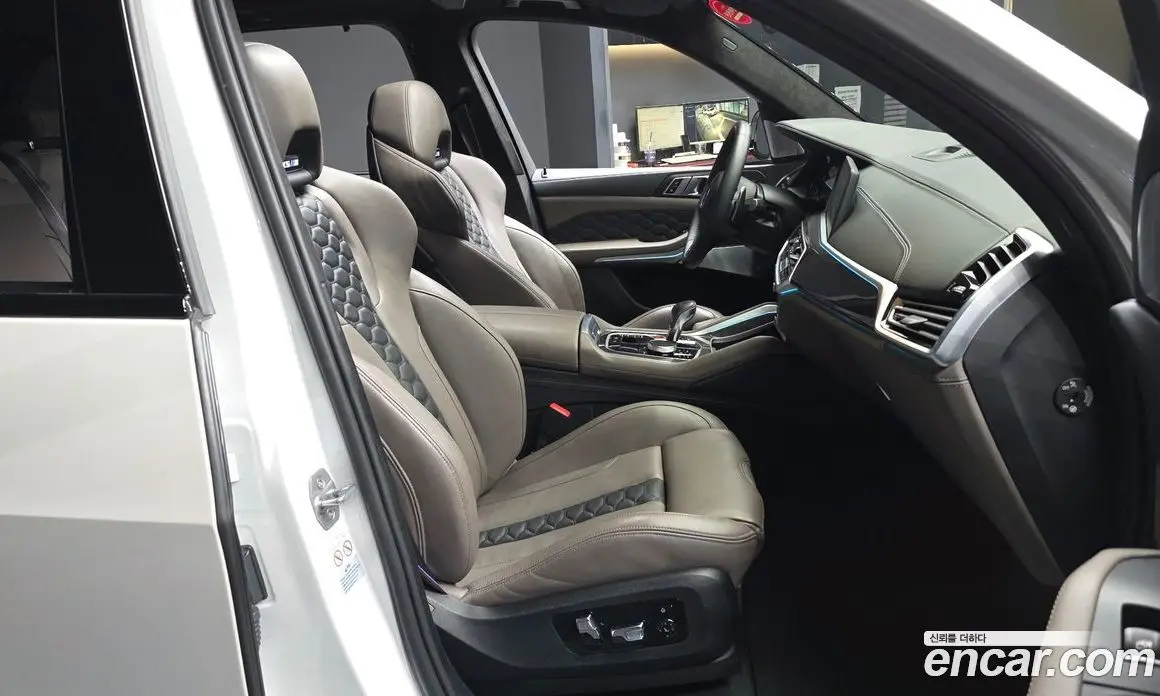 BMW X5M 2022 4.4 автомат (гидро), фото 17