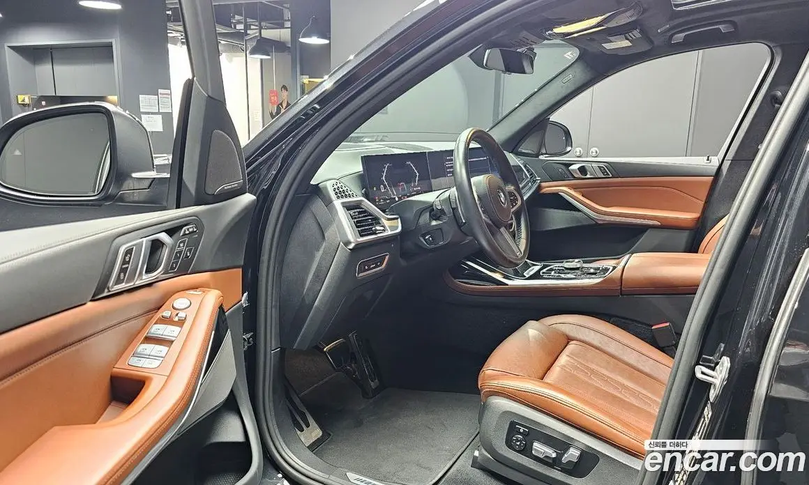 BMW X7 2023 3.0 автомат (гидро), фото 13