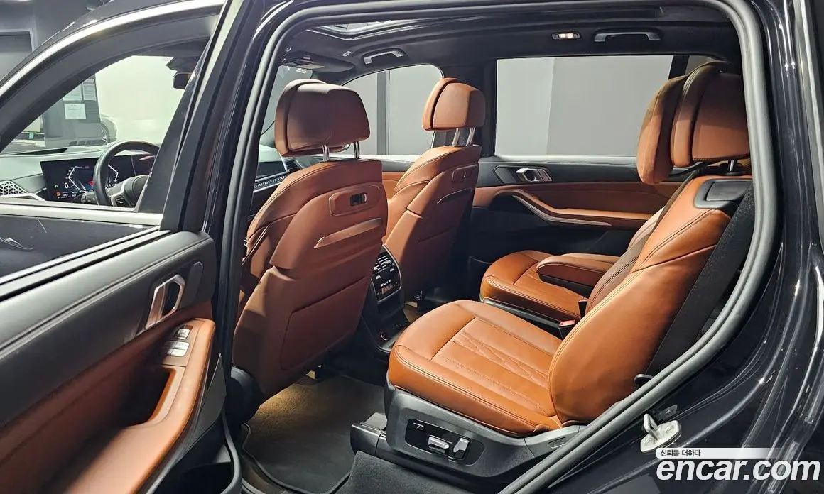 BMW X7 2023 3.0 автомат (гидро), фото 16