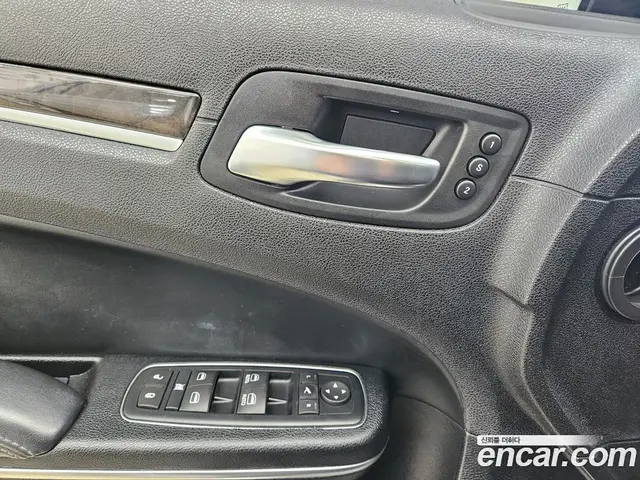 Chrysler 300C 2016 3.6 автомат (гидро), миниатюра 7 Chrysler 300C 2016 3.6 автомат (гидро), миниатюра 7