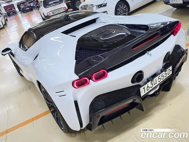 Ferrari SF90 2021 4.0 автомат (гидро), миниатюра 6