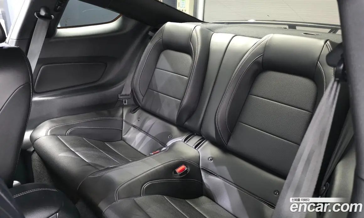 Ford Mustang 2022 2.3 автомат (гидро), фото 11