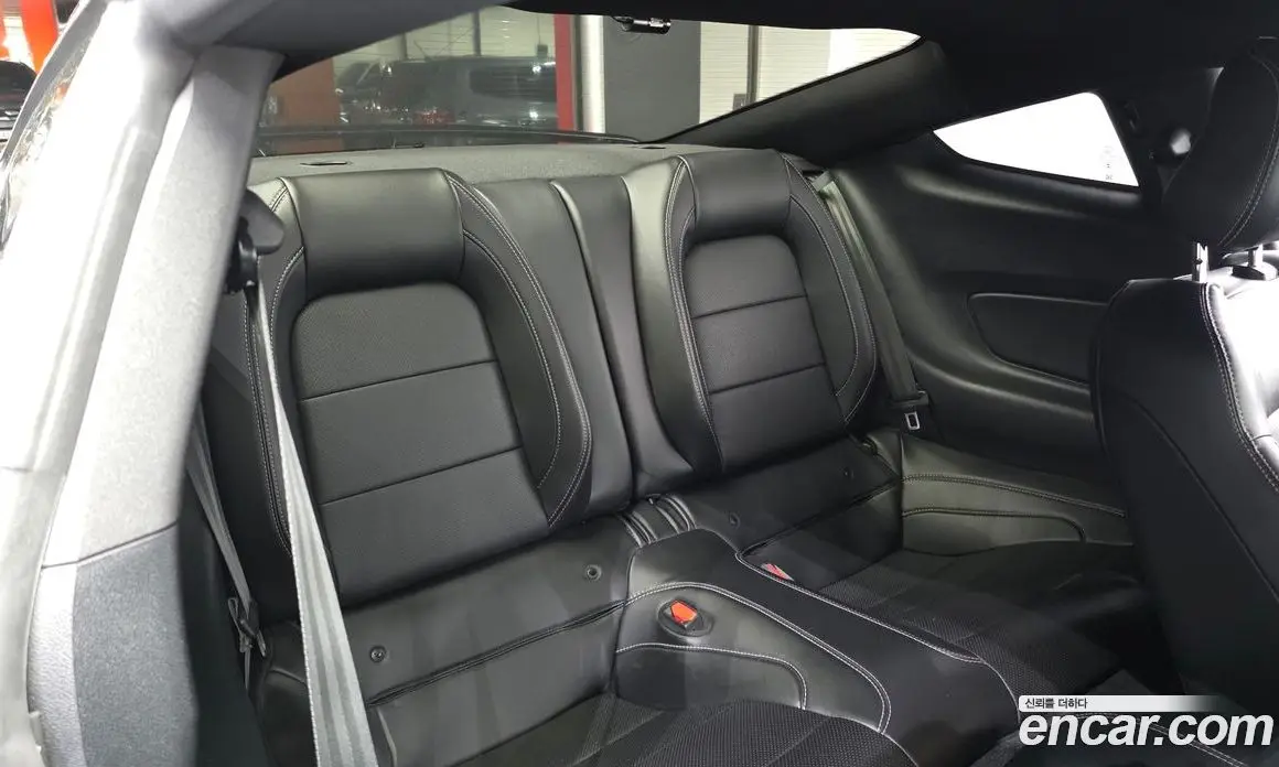 Ford Mustang 2022 2.3 автомат (гидро), фото 12