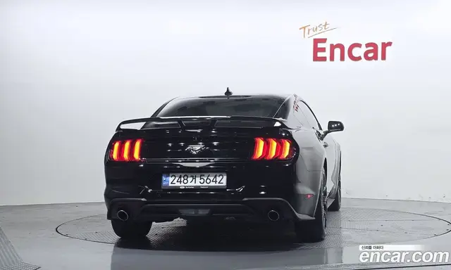 Ford Mustang 2022 2.3 автомат (гидро), миниатюра 4