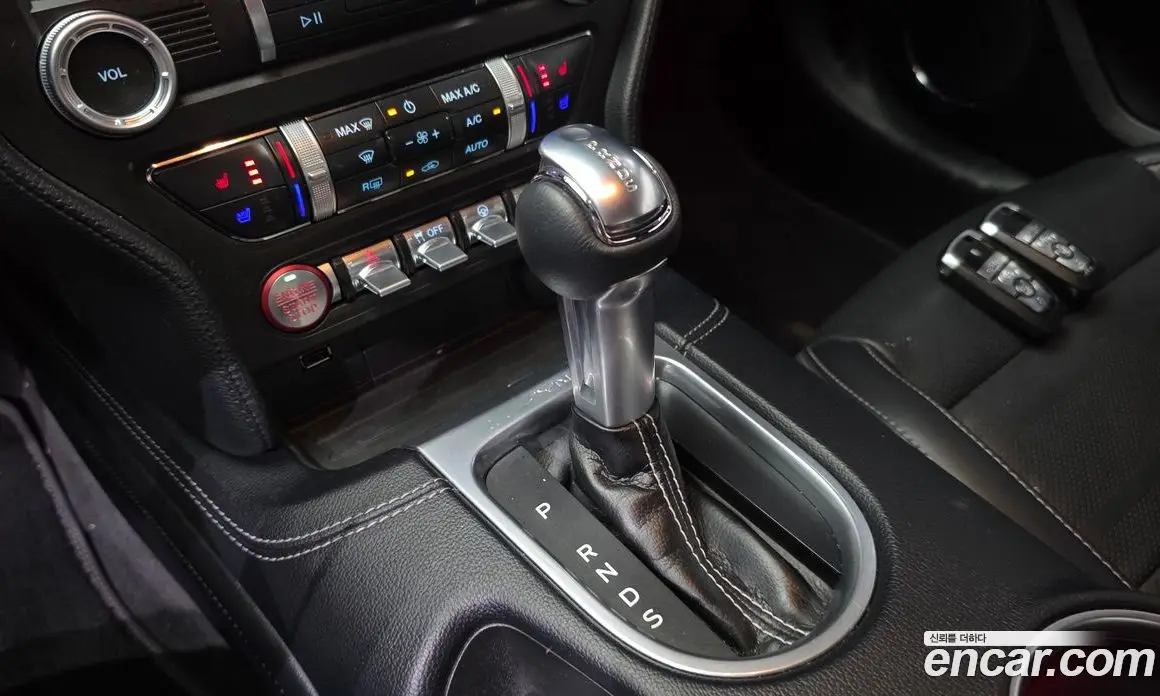 Ford Mustang 2022 2.3 автомат (гидро), фото 9