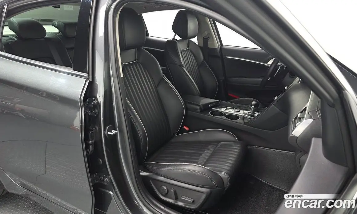 Genesis G70 2019 2.0 автомат (гидро), фото 12