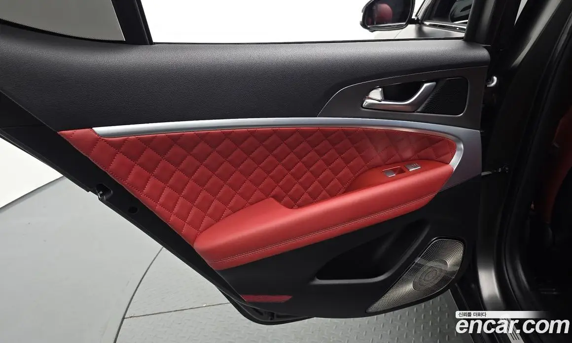 Genesis G70 2023 3.3 автомат (гидро), фото 15