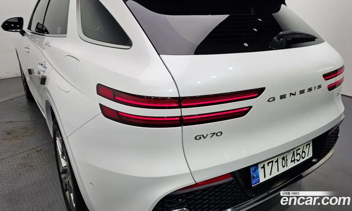 Genesis GV70 2023 2.5 автомат (гидро), фото 9
