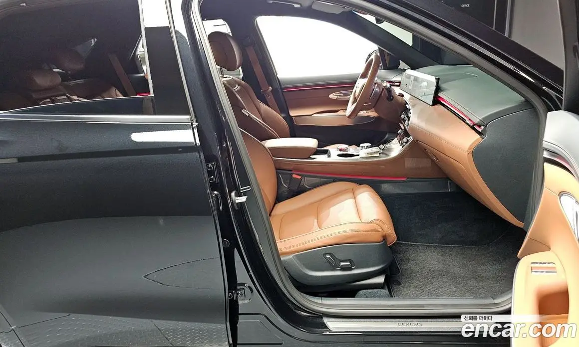Genesis GV70 2025 2.5 автомат (гидро), фото 16