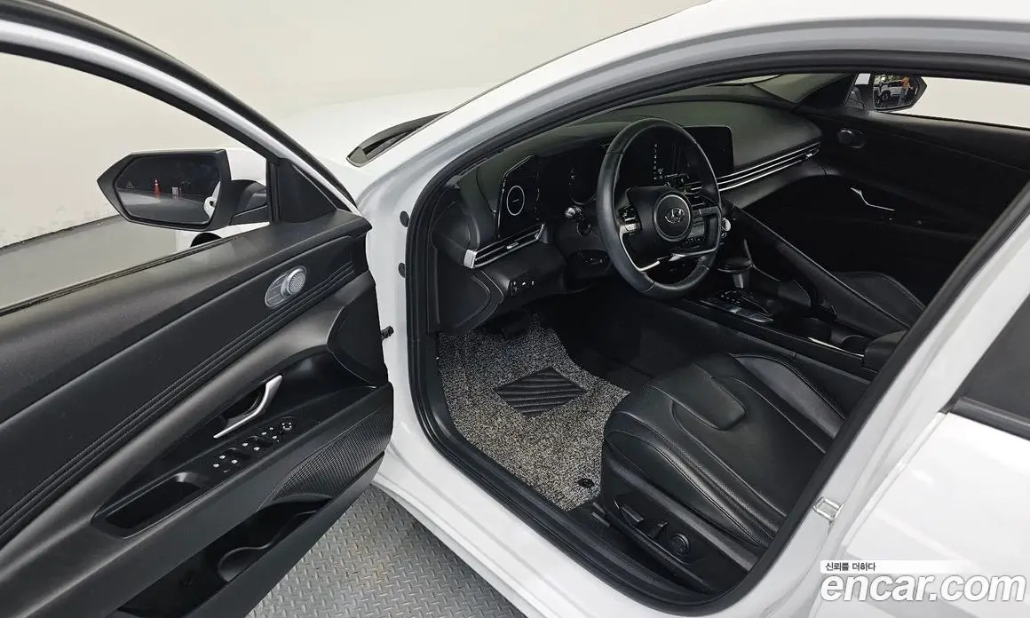 Hyundai Avante 2022 1.6 автомат (гидро), фото 13