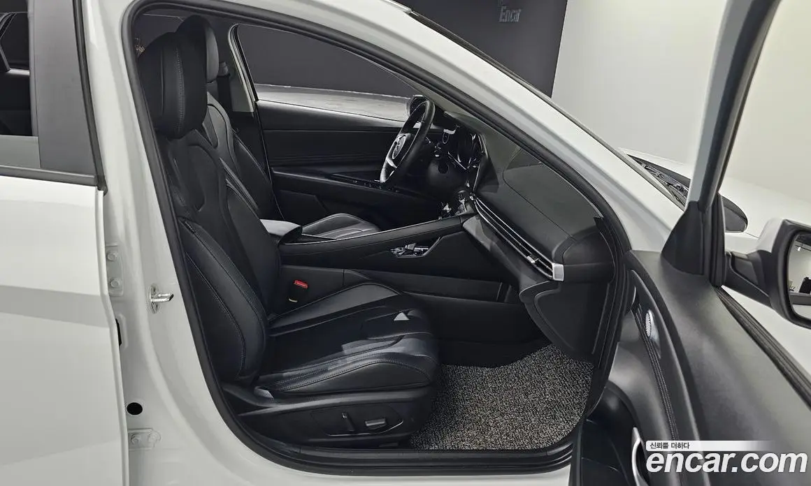 Hyundai Avante 2022 1.6 автомат (гидро), фото 16