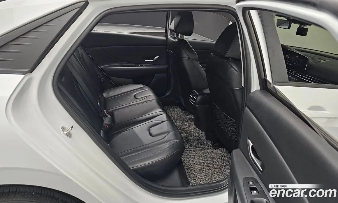 Hyundai Avante 2022 1.6 автомат (гидро), фото 17