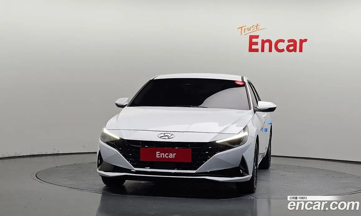 Hyundai Avante 2022 1.6 автомат (гидро), фото 3