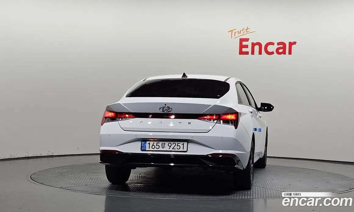 Hyundai Avante 2022 1.6 автомат (гидро), фото 4