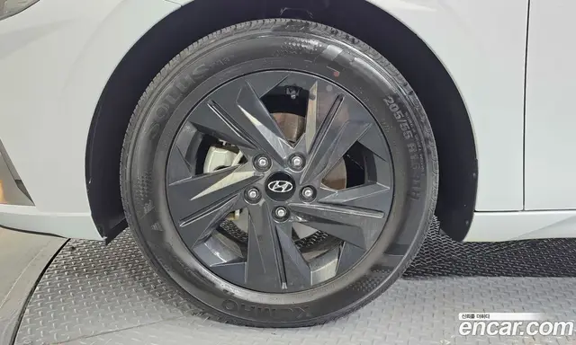 Hyundai Avante 2022 1.6 автомат (гидро), миниатюра 5