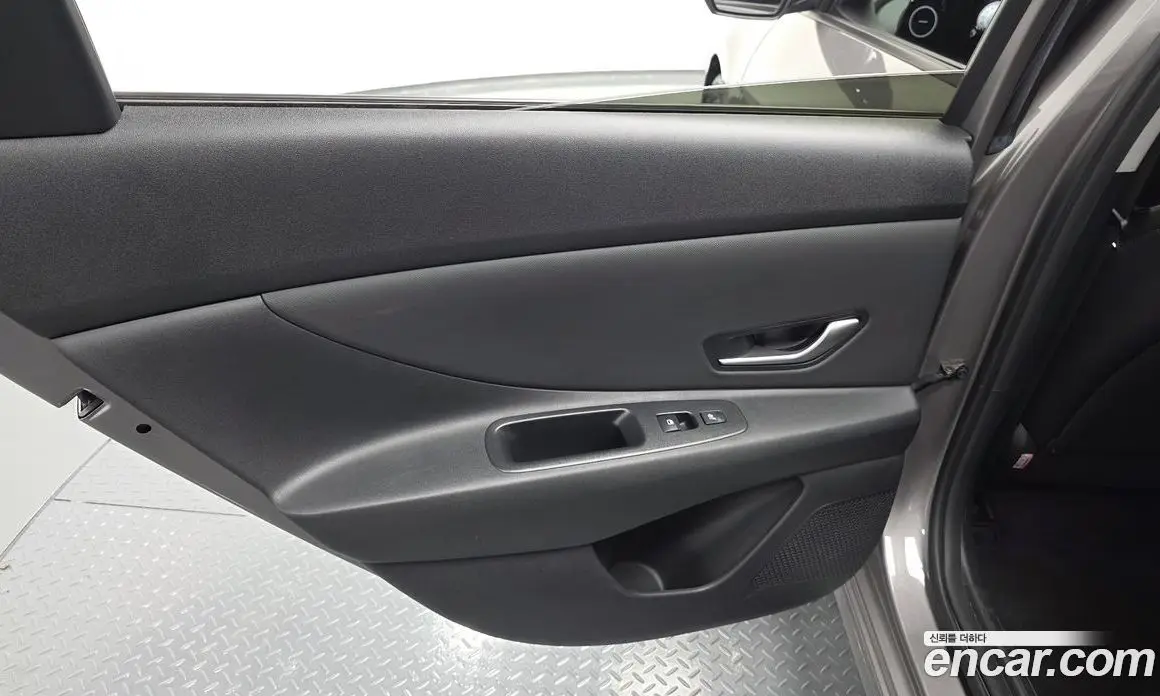 Hyundai Avante 2022 1.6 автомат (гидро), фото 15