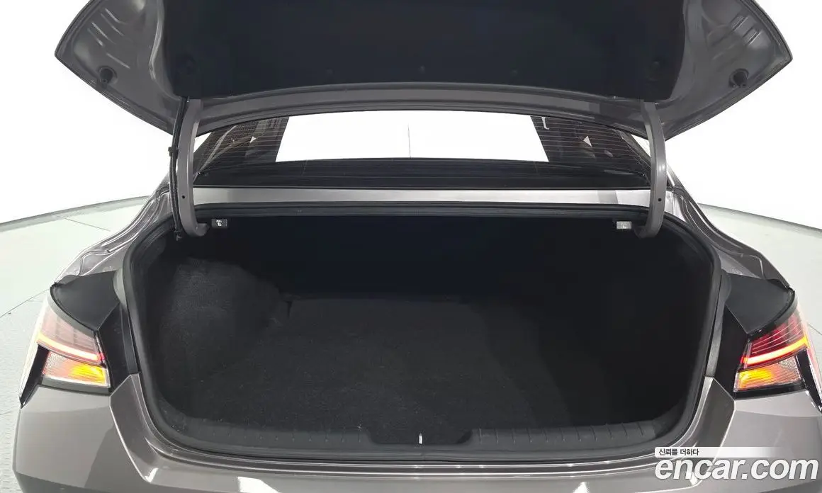Hyundai Avante 2022 1.6 автомат (гидро), фото 26