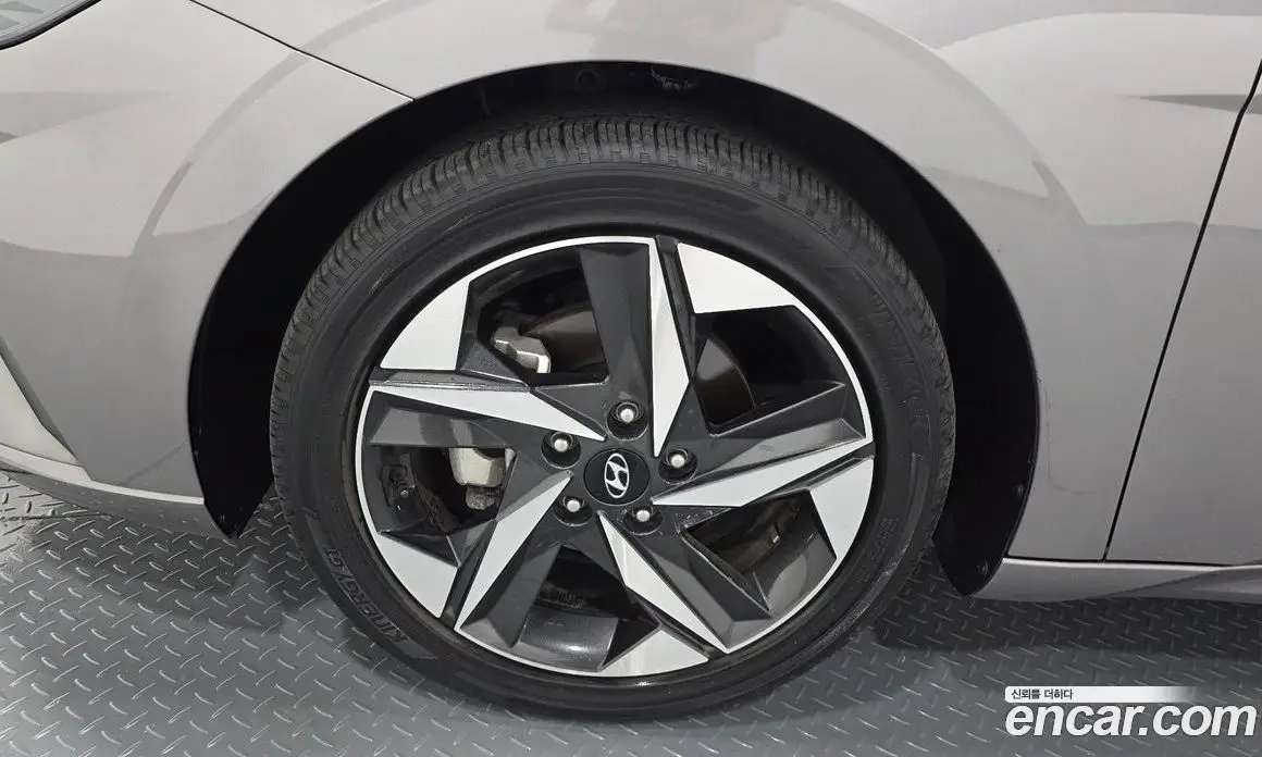 Hyundai Avante 2022 1.6 автомат (гидро), фото 5