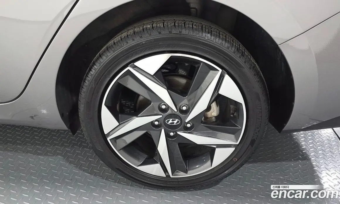 Hyundai Avante 2022 1.6 автомат (гидро), фото 7