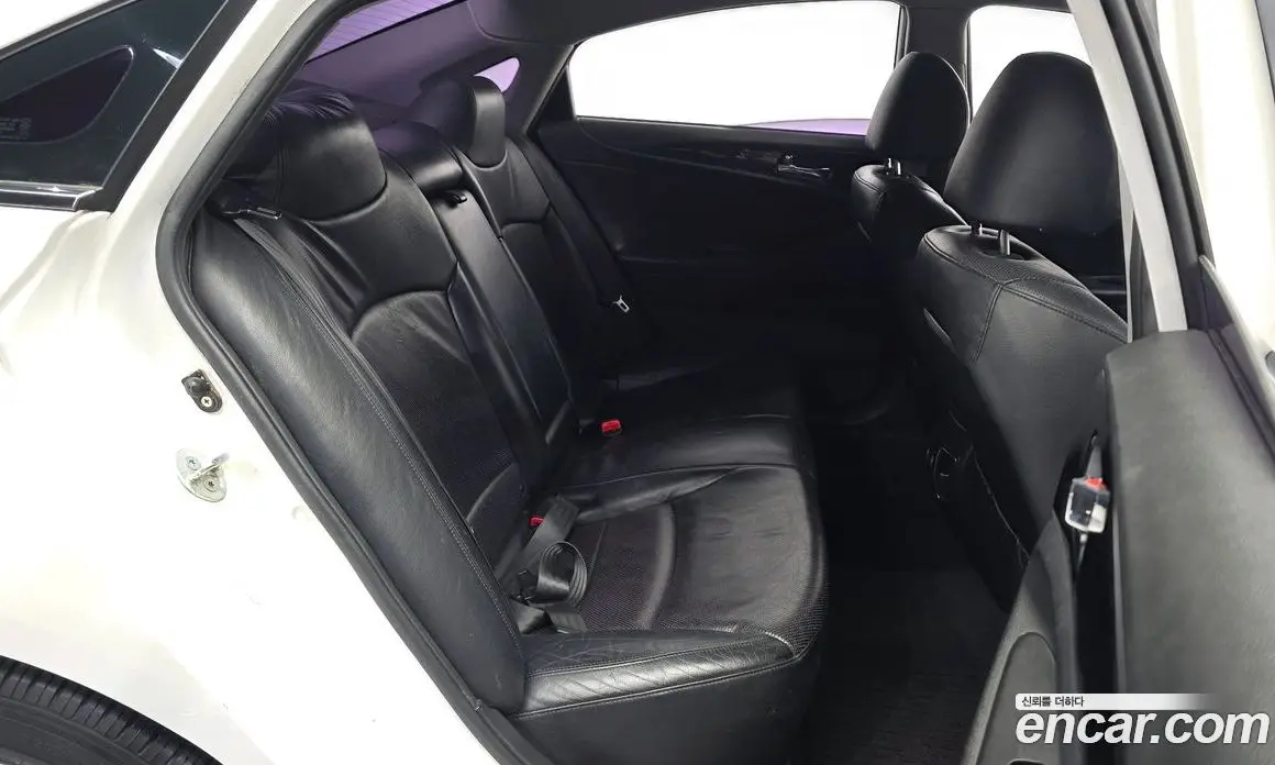 Hyundai Sonata 2009 2.0 автомат (гидро), фото 11