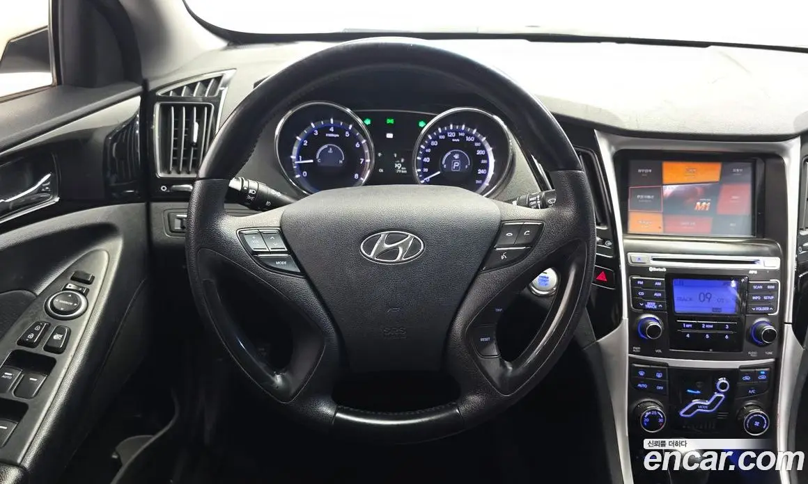 Hyundai Sonata 2009 2.0 автомат (гидро), фото 13