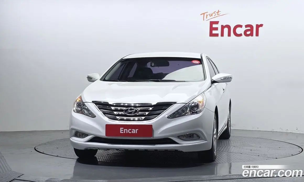 Hyundai Sonata 2009 2.0 автомат (гидро), фото 3