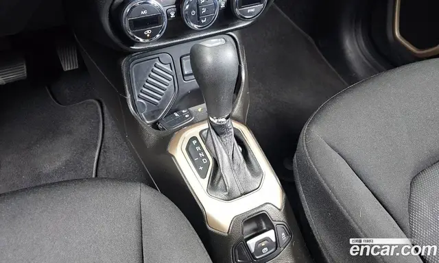 Jeep Renegade 2017 2.4 автомат (гидро), миниатюра 9