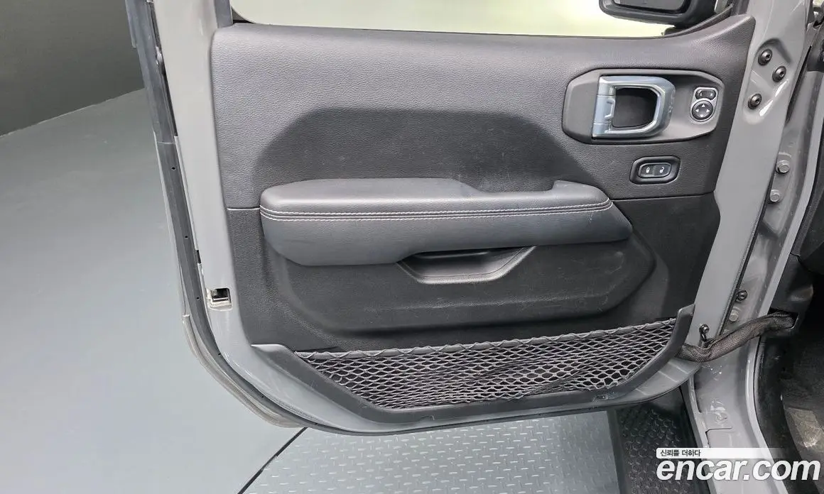 Jeep Wrangler 2021 2.0 автомат (гидро), фото 14