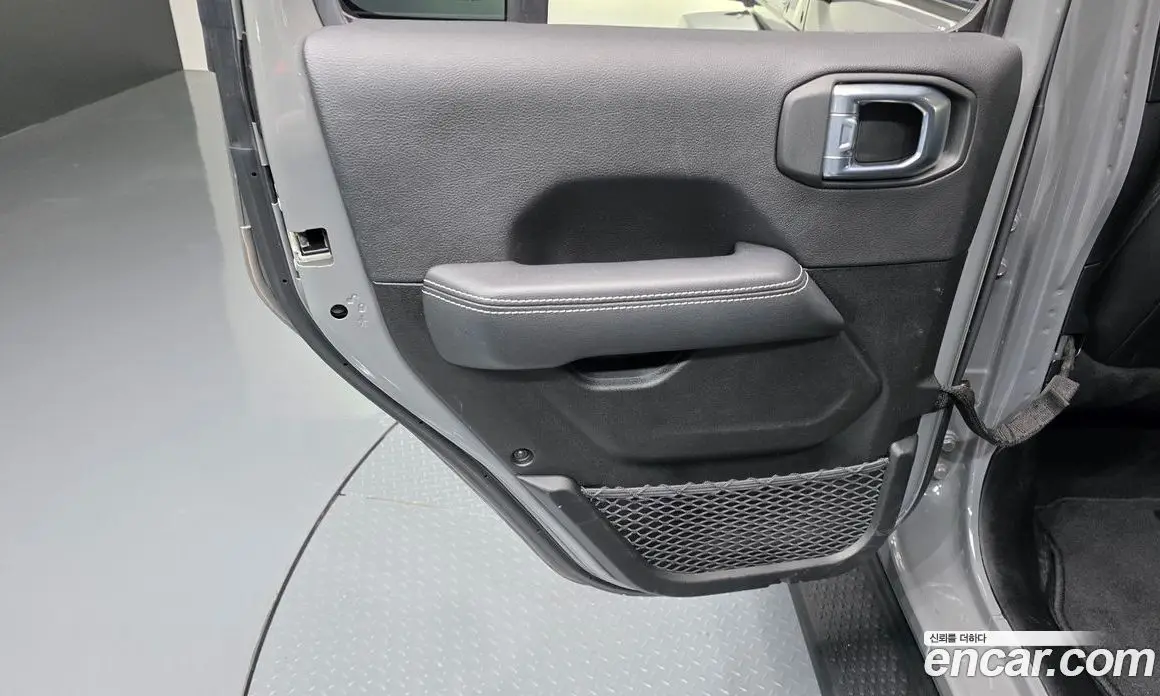 Jeep Wrangler 2021 2.0 автомат (гидро), фото 15