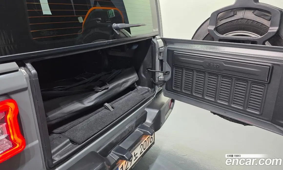 Jeep Wrangler 2021 2.0 автомат (гидро), фото 36