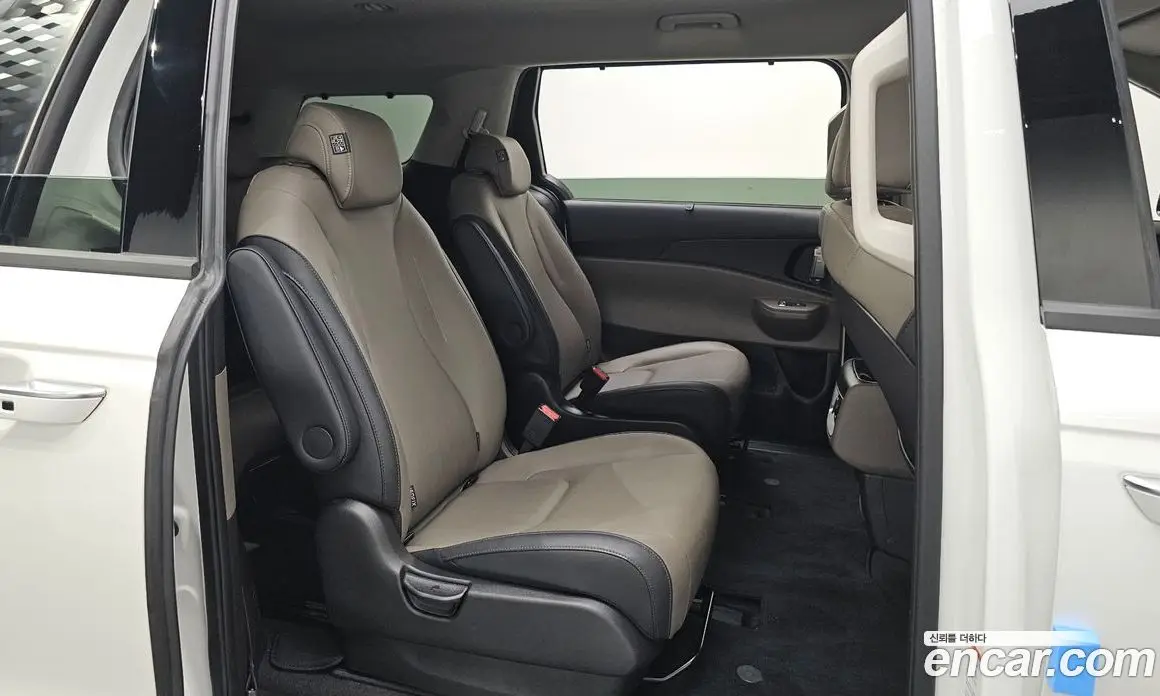 Kia Carnival 2024 1.6 автомат (гидро), фото 17