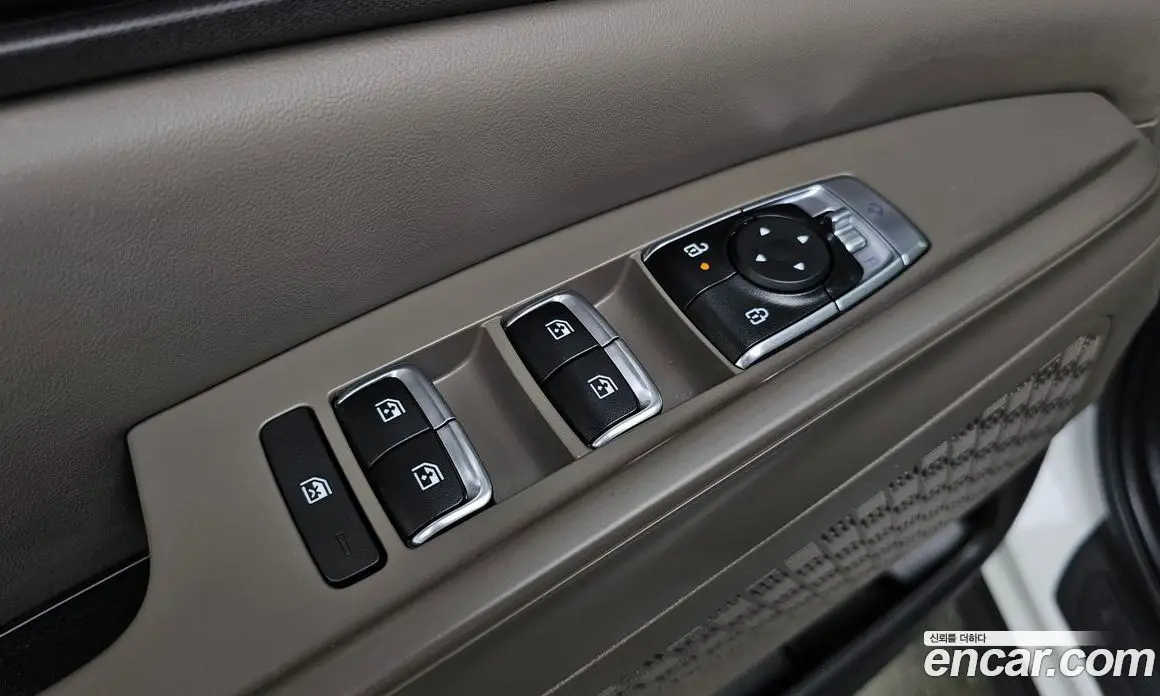 Kia Carnival 2024 1.6 автомат (гидро), фото 26