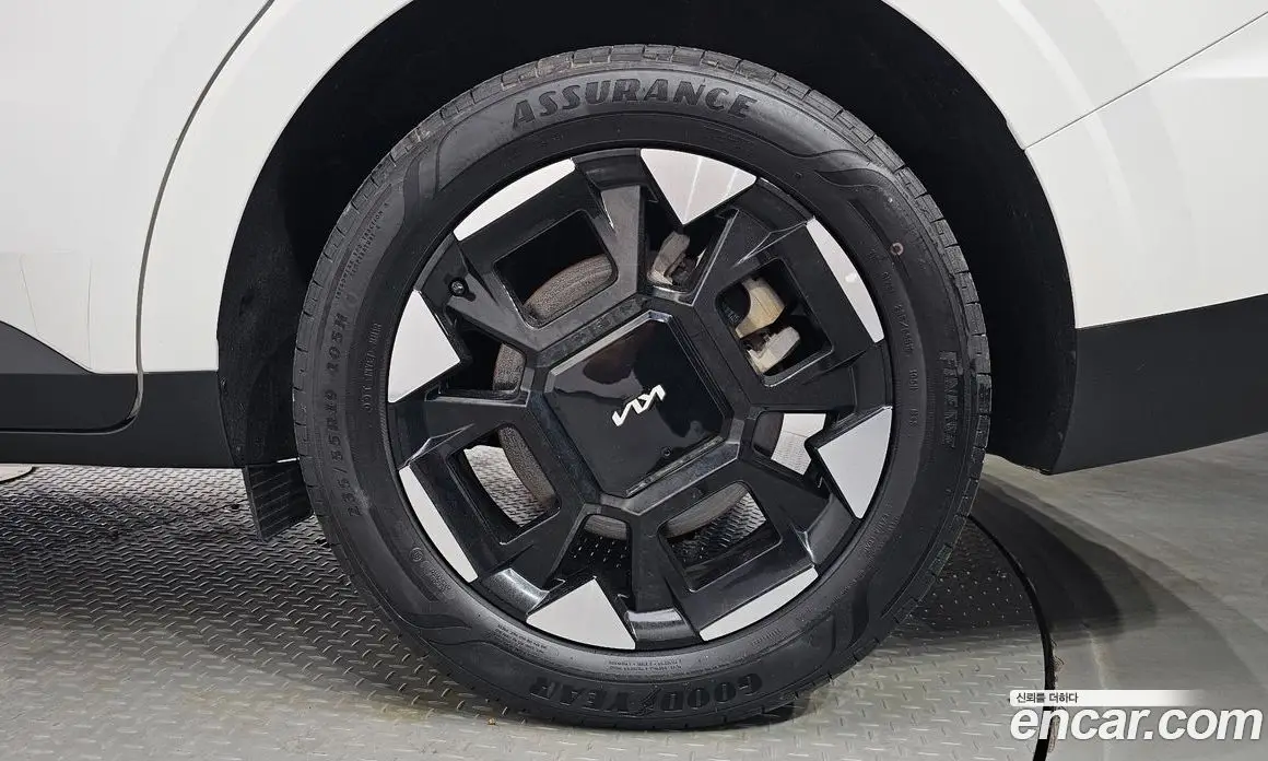 Kia Carnival 2024 1.6 автомат (гидро), фото 6