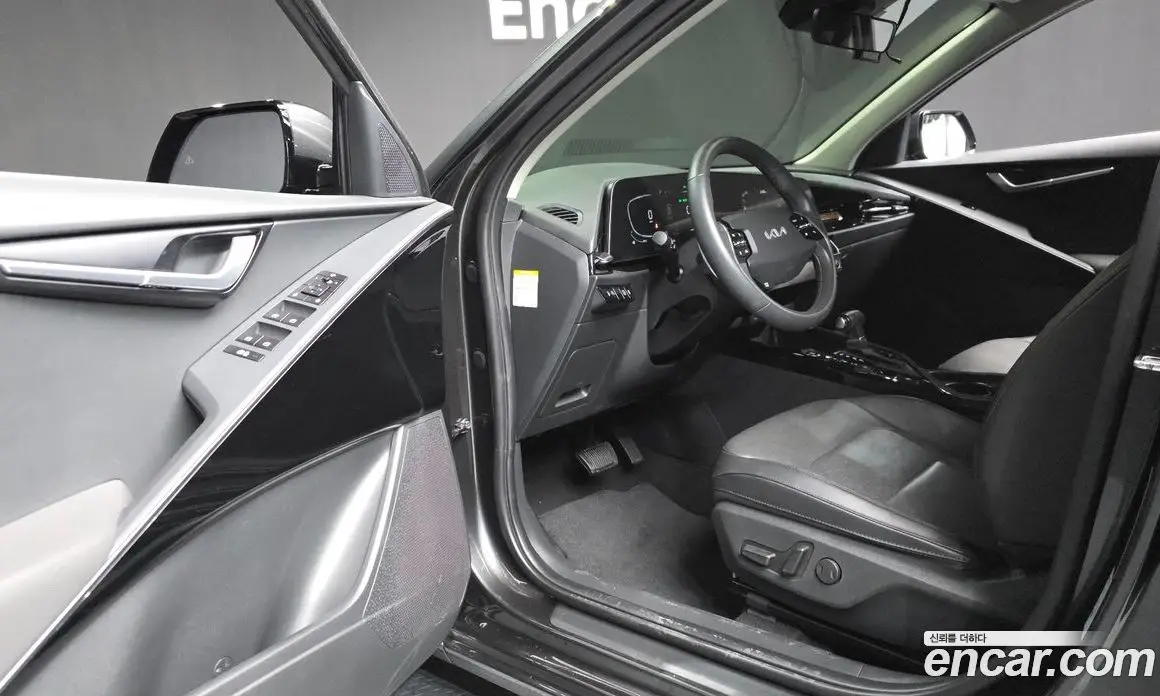 Kia Niro 2022 1.6 автомат (гидро), фото 13