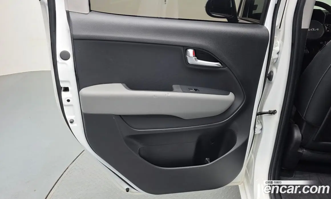 Kia Ray 2023 0.1 автомат (гидро), фото 15