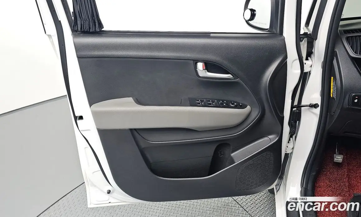 Kia Ray 2023 1.0 автомат (гидро), фото 14