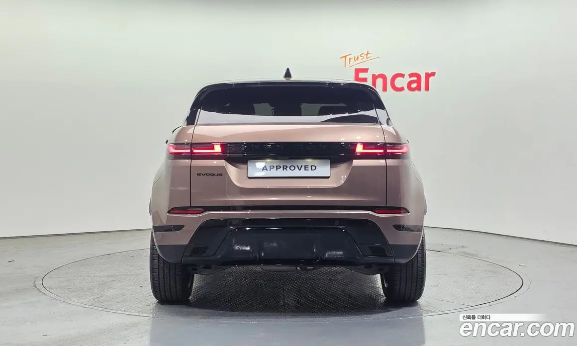 Land Rover Range Rover Evoque 2025 2.0 автомат (гидро), фото 7