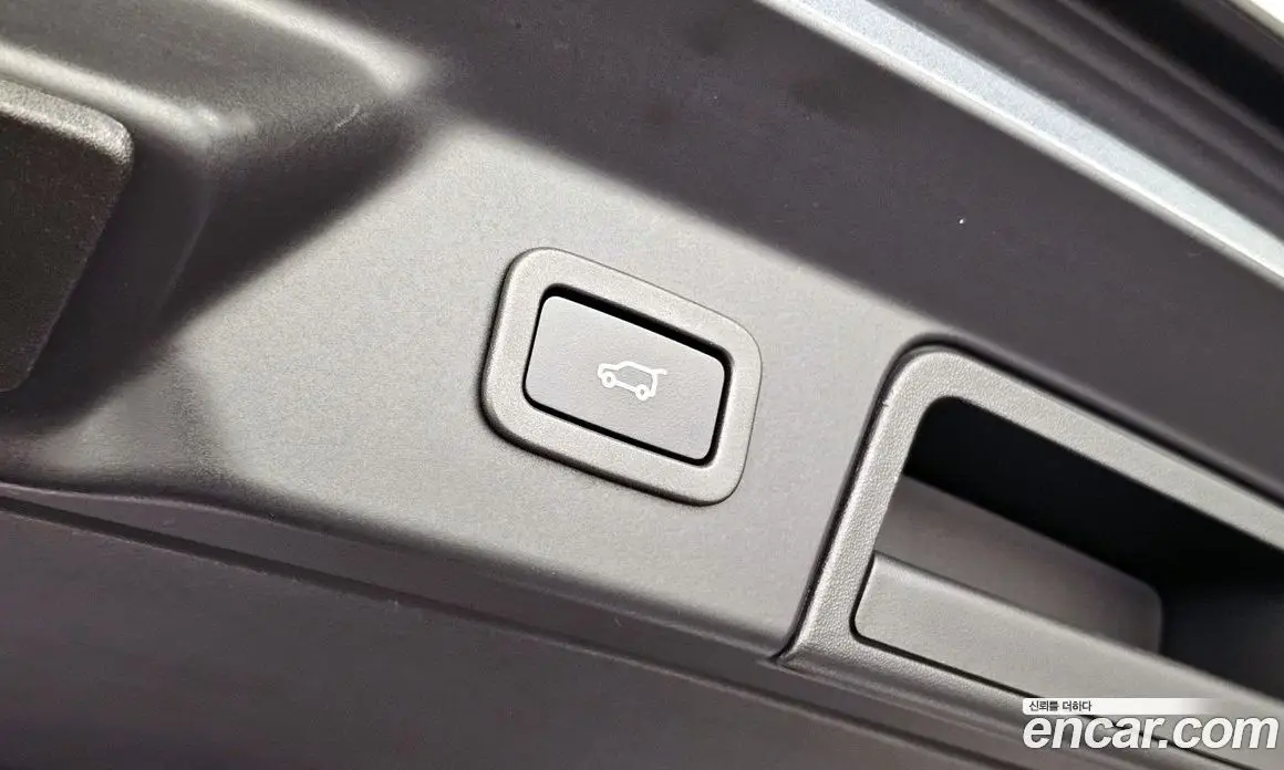 Land Rover Range Rover Velar 2018 2.0 автомат (гидро), фото 18