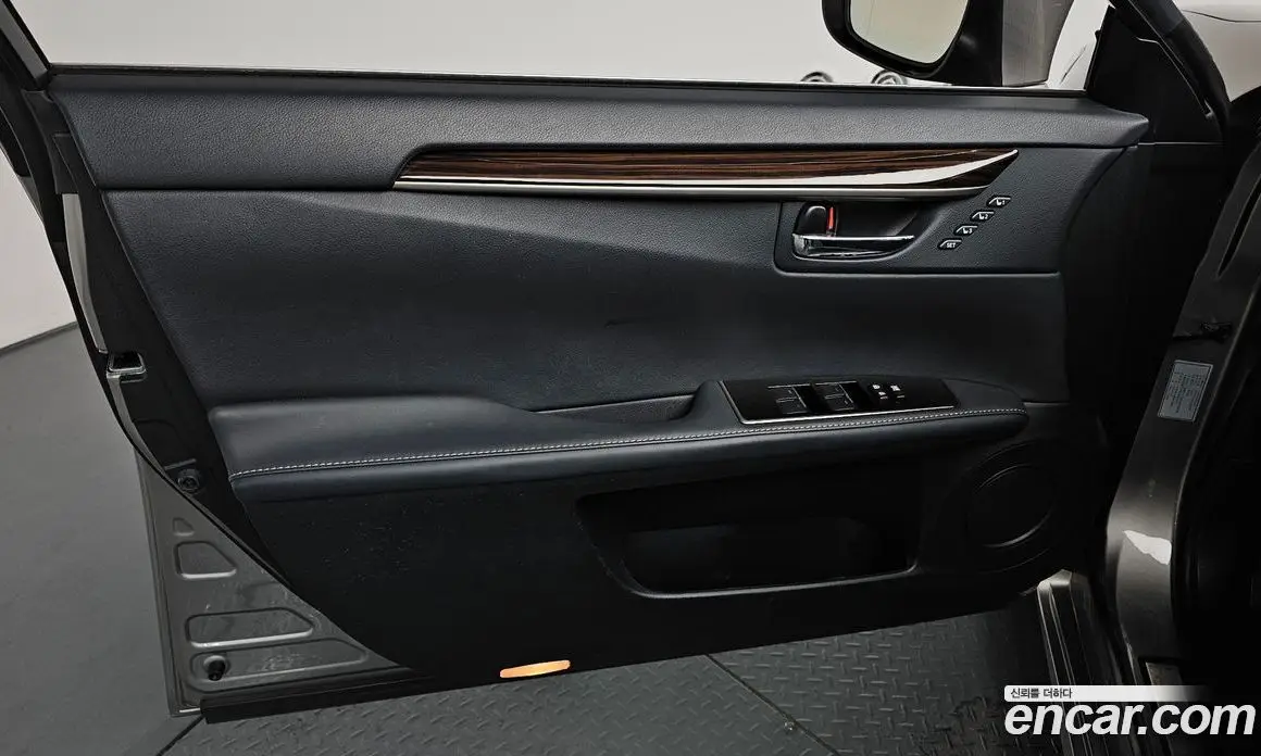 Lexus ES 2016 2.5 автомат (гидро), фото 13 Lexus ES 2016 2.5 автомат (гидро), фото 13
