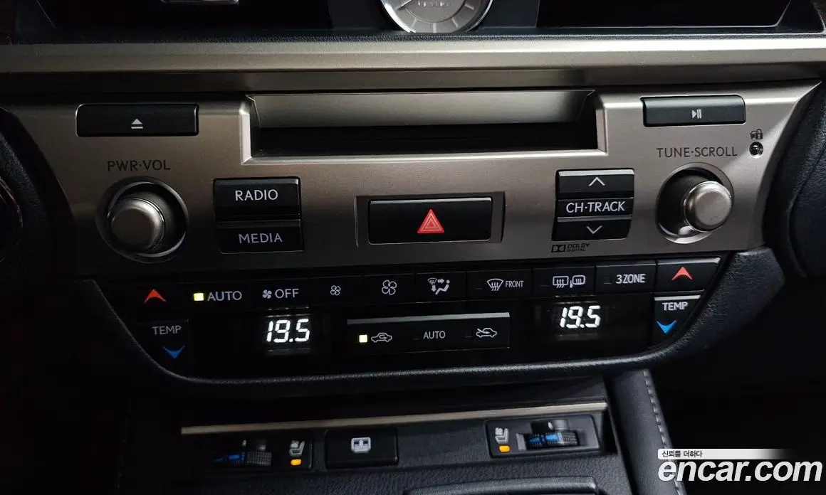 Lexus ES 2016 2.5 автомат (гидро), фото 25 Lexus ES 2016 2.5 автомат (гидро), фото 25