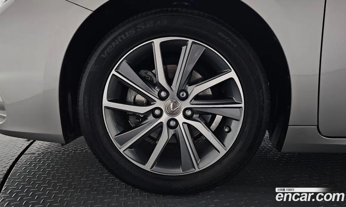 Lexus ES 2016 2.5 автомат (гидро), фото 4 Lexus ES 2016 2.5 автомат (гидро), фото 4
