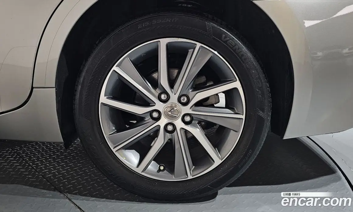 Lexus ES 2016 2.5 автомат (гидро), фото 6 Lexus ES 2016 2.5 автомат (гидро), фото 6