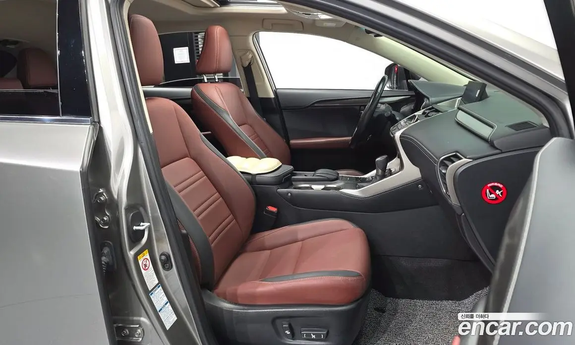 Lexus NX 2015 2.5 автомат (гидро), фото 11 Lexus NX 2015 2.5 автомат (гидро), фото 11