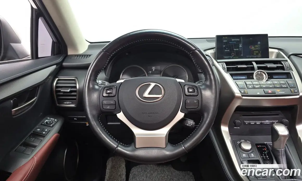 Lexus NX 2015 2.5 автомат (гидро), фото 13 Lexus NX 2015 2.5 автомат (гидро), фото 13