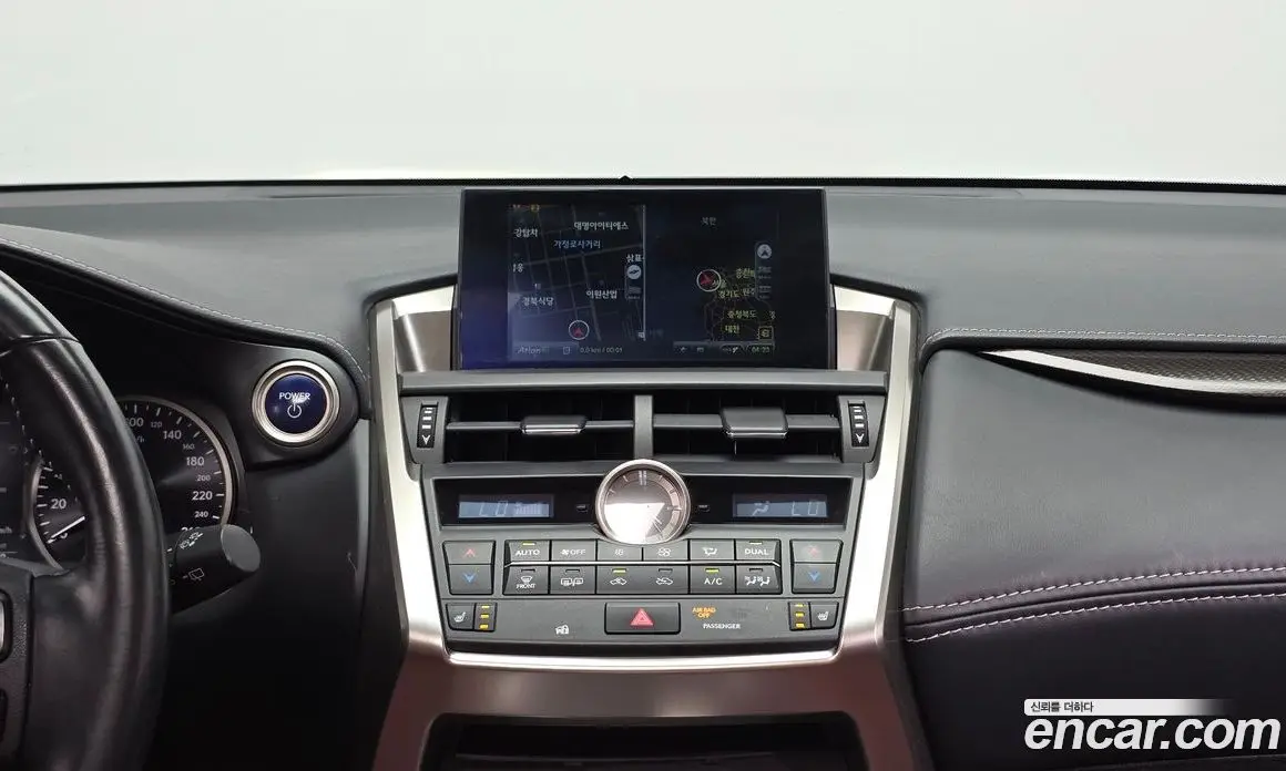 Lexus NX 2015 2.5 автомат (гидро), фото 14 Lexus NX 2015 2.5 автомат (гидро), фото 14