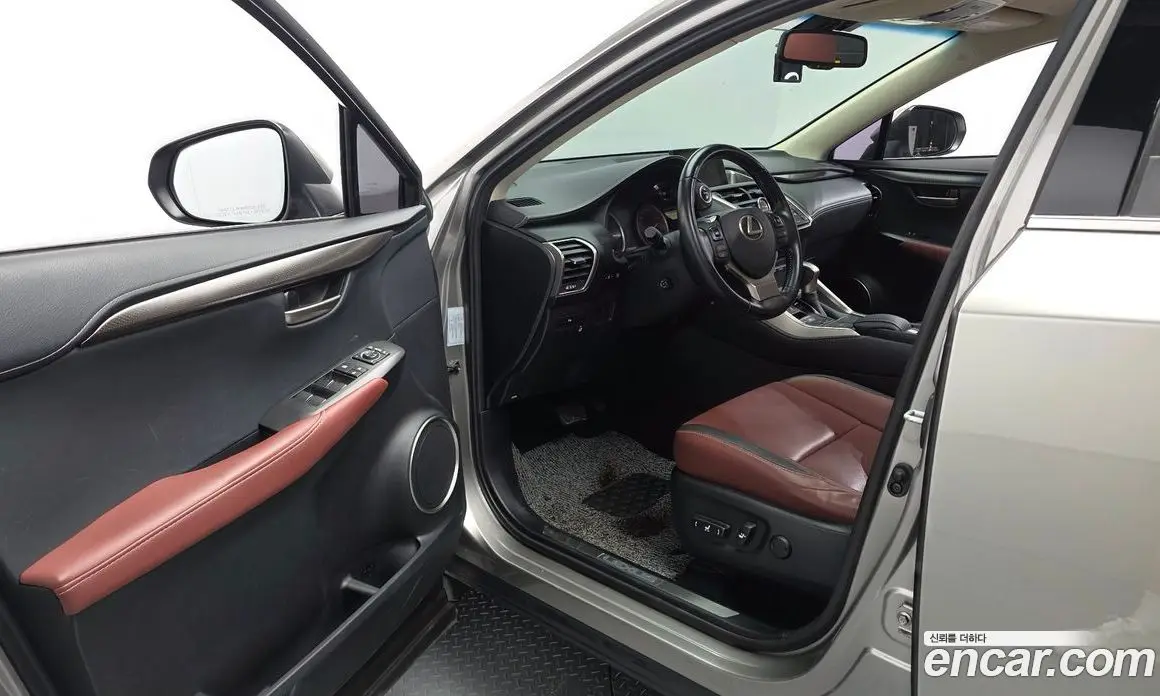 Lexus NX 2015 2.5 автомат (гидро), фото 10 Lexus NX 2015 2.5 автомат (гидро), фото 10