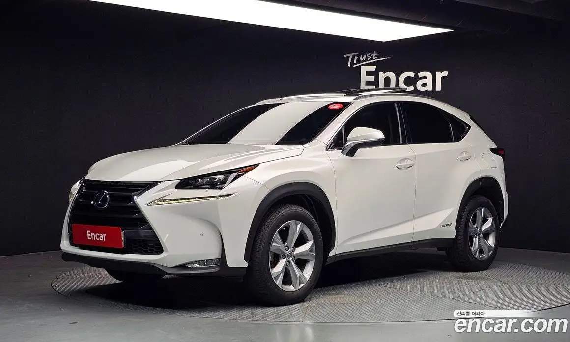 Lexus NX 2016 2.5 автомат (гидро), фото 1 Lexus NX 2016 2.5 автомат (гидро), фото 1