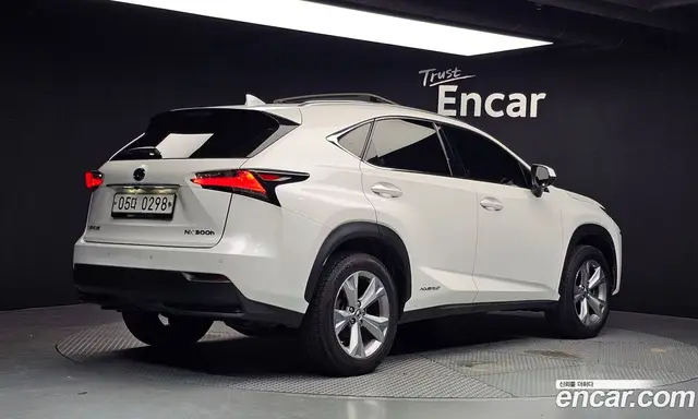 Lexus NX 2016 2.5 автомат (гидро), миниатюра 2 Lexus NX 2016 2.5 автомат (гидро), миниатюра 2